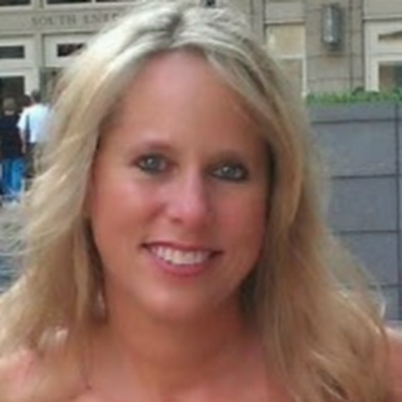 Meet your Posher, Cindy - Picture 1 of 1